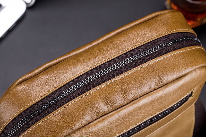 Men Vintage Leather Small Messenger Bag Business Travel Shoulder Bag Brown