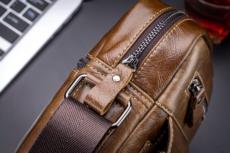 Men Vintage Leather Small Messenger Bag Business Travel Shoulder Bag Chestnut