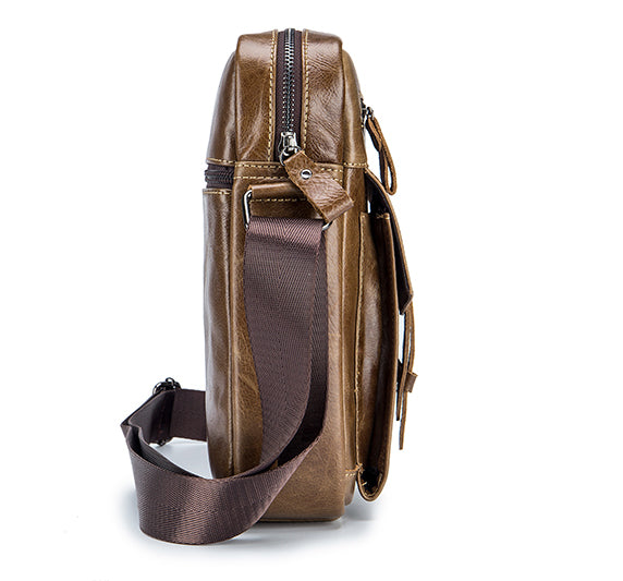 Men Vintage Leather Small Messenger Bag Business Travel Shoulder Bag Chestnut